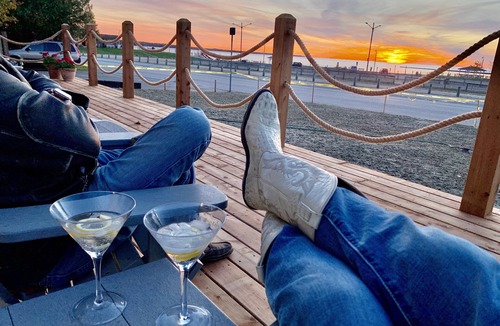 Port Elgin Hotel | 201 - Executive Rm Lake View- Balcony 2 DBL