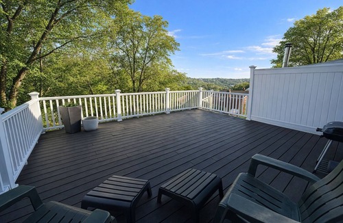 South Hills House | 2026 NFL Draft - Pittsburgh 2BR Home Conveniently Located - 4 miles to Stadium