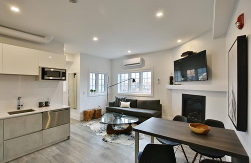 Collingwood Apartment | 205, 1 Bedroom - Downtown Collingwood, Luxury Boutique Hotel.