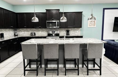 Davenport House | 2127LC- Windsor Island Resort