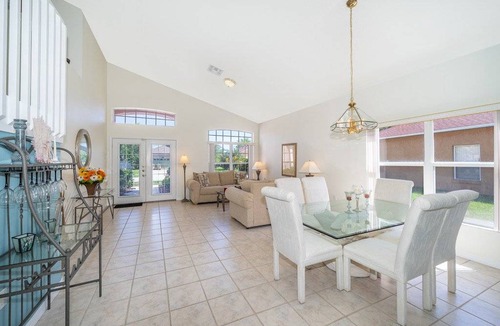 Crescent Lakes House | 218 m² House ∙ 4 bedrooms ∙ 8 guests