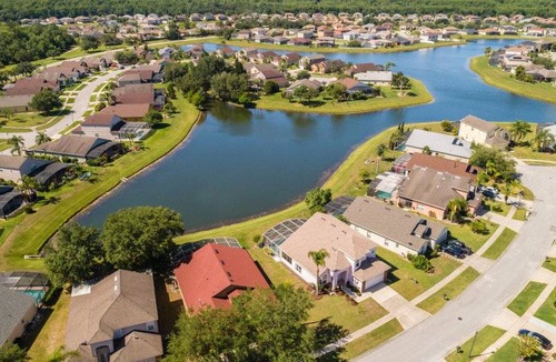 Crescent Lakes House | 218 m² House ∙ 4 bedrooms ∙ 8 guests