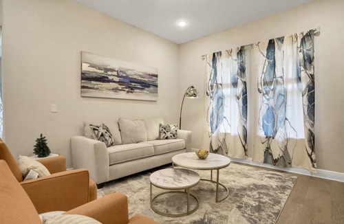 Hyde Park House | 238 m² House ∙ 3 bedrooms ∙ 8 guests