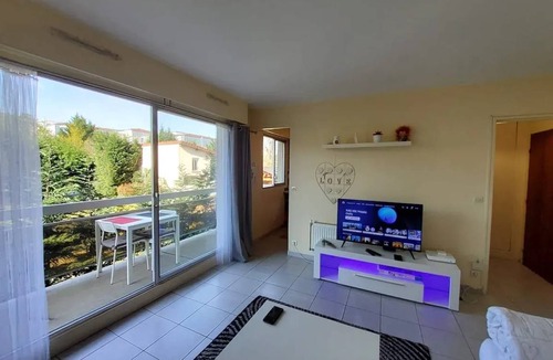 Les Pavillons-sous-Bois Apartment | 24 m² Apartment ∙ 1 bedroom ∙ 2 guests