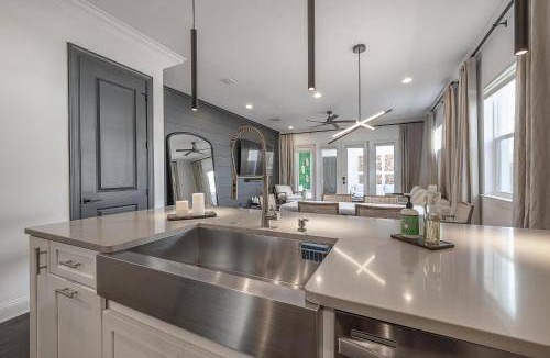 Courier City - Oscawana House | 241 m² House ∙ 3 bedrooms ∙ 10 guests