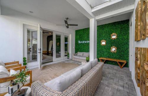 Courier City - Oscawana House | 241 m² House ∙ 3 bedrooms ∙ 10 guests