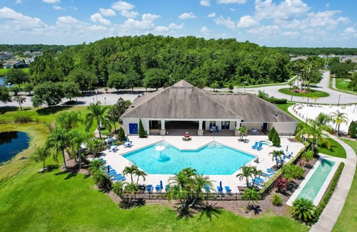 Trafalgar Village House | 242 m² House ∙ 6 bedrooms ∙ 14 guests