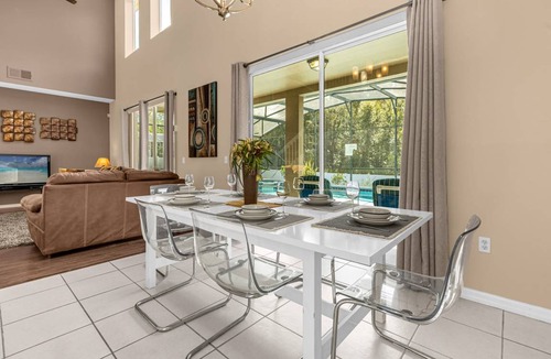 Crescent Lakes House | 247 m² House ∙ 6 bedrooms ∙ 12 guests