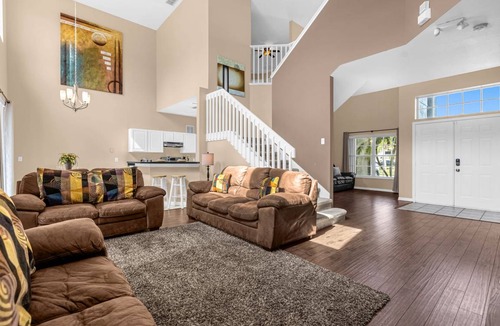 Crescent Lakes House | 247 m² House ∙ 6 bedrooms ∙ 12 guests