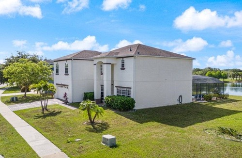 Crescent Lakes Villa | 247 m² Villa ∙ 6 bedrooms ∙ 12 guests