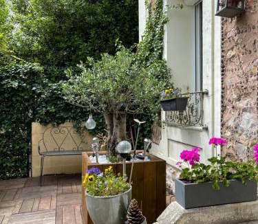 Villiers-sur-Marne Bed & Breakfast | 25 m² Bed and breakfast ∙ 2 guests