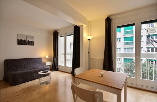 Neuilly-sur-Seine Apartment | 25 m² Apartment ∙ 2 guests
