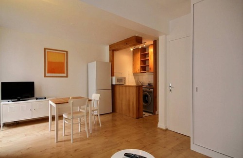Neuilly-sur-Seine Apartment | 25 m² Apartment ∙ 2 guests