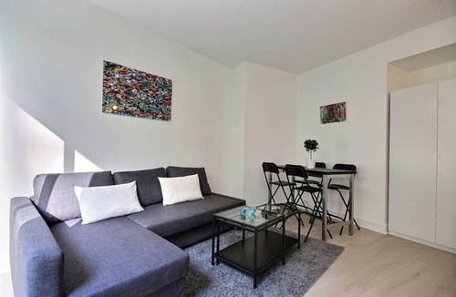 Neuilly-sur-Seine Apartment | 27 m² Apartment ∙ 2 guests