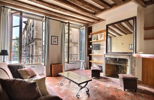 Saint-Germain-des-Pres Apartment | 28 m² Apartment ∙ 2 guests