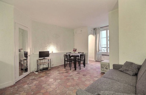 Saint-Germain-des-Pres Apartment | 28 m² Apartment ∙ 2 guests