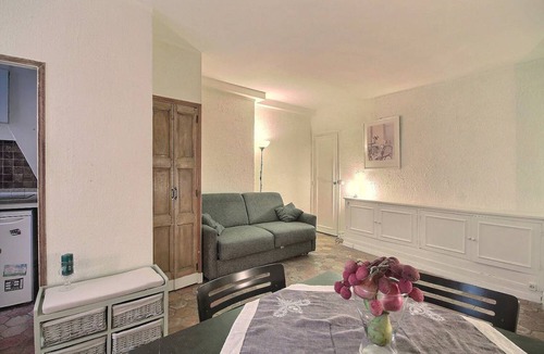 Saint-Germain-des-Pres Apartment | 28 m² Apartment ∙ 2 guests