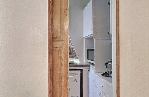 Saint-Germain-des-Pres Apartment | 28 m² Apartment ∙ 2 guests