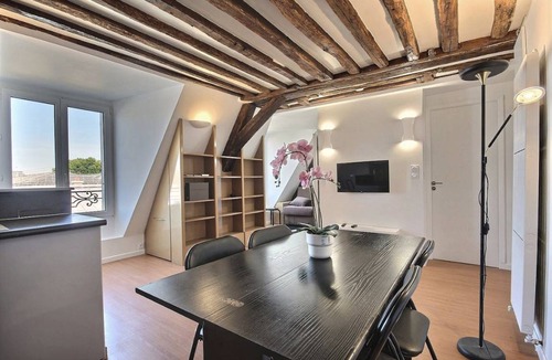 Saint-Germain-des-Pres Apartment | 28 m² Apartment ∙ 1 bedroom ∙ 2 guests
