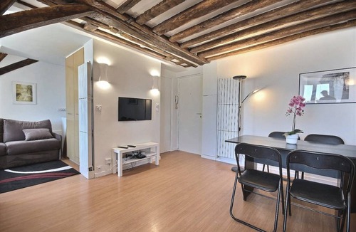 Saint-Germain-des-Pres Apartment | 28 m² Apartment ∙ 1 bedroom ∙ 2 guests