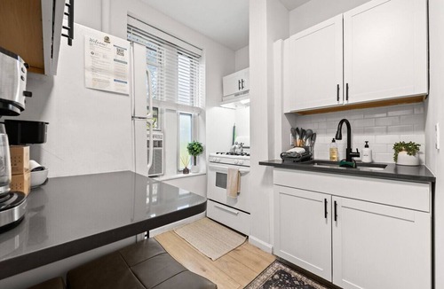 Midtown West Apartment | 2BR In Times Square Near Restaurants