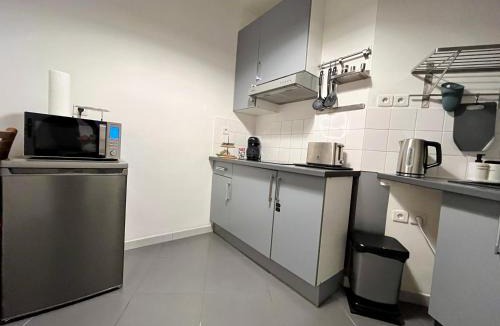 Montrouge Apartment | 2P calme - climatisation - 70m du métro M4 Barbara - 4 pers maximum