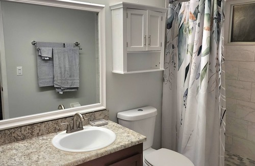 Arlington House | 3/2 bedroom house in Arlington, Stadium, St John Town Center
