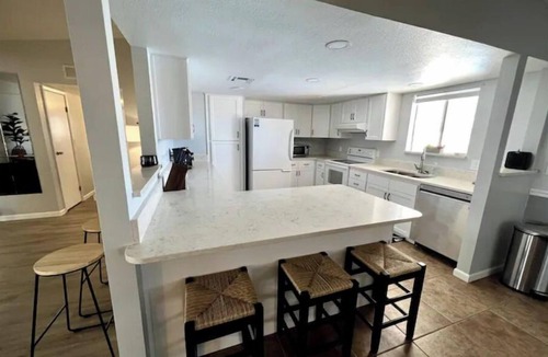 Lake Havasu City House | 3 bed + Arizona room pool house + boat parking + Dogs Allowed