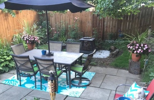 South Hills House | 3 Bedroom 1 Bath Amazing Backyard - 1 min walk from the Trolley (leads downtown)