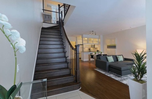 Etobicoke Apartment | 3 Bedroom/2.5 Bathroom Townhouse