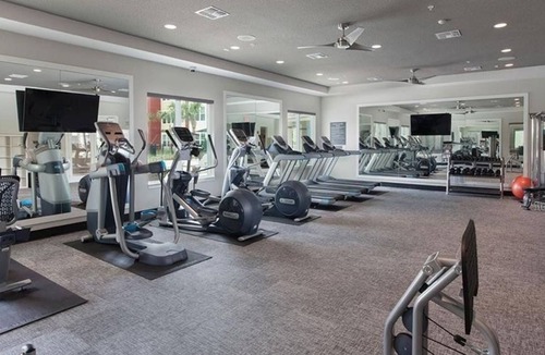 Lake Hart Apartment | 3 Bedroom Apartment 420938 by Houzlet