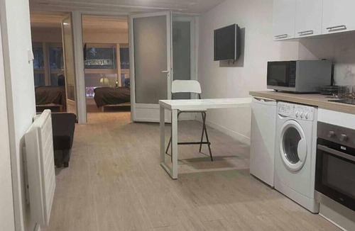 Strasbourg -Saint-Denis Apartment | 3-bedroom central apartment 10 travellers