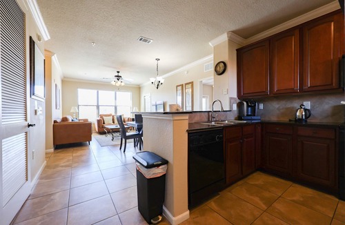 Wellington Condo | 3-bedroom condo in beautiful Davenport, close to Disney/2 pools, fitness room