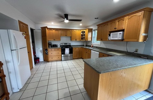 Bancroft Cottage | 3-Bedroom Cottage Small Quiet Lake.Perfect for Nature Lovers & Trail Enthusiasts