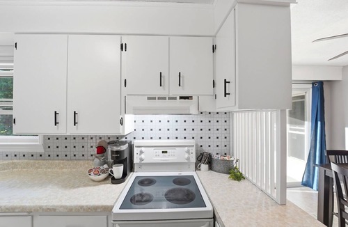 Elmira House | 3-bedroom estate in beautiful Elmira with air conditioning