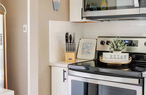 Town Bank House | 3 bedroom Family Friendly Retreat By the Bay!