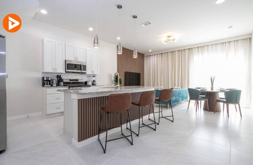 Bay Lake Villa | 3-Bedroom Home Resort near Disney