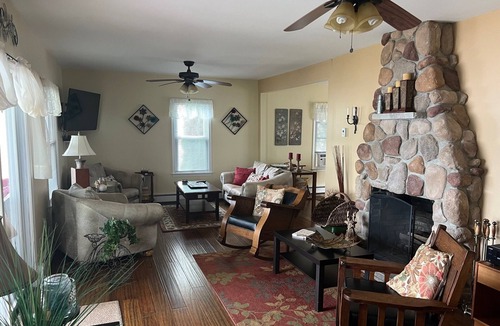 Center Moreland House | 3 bedroom lake front property, private dock/deck on beautiful Lake Winola.