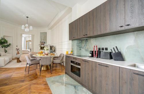 Chaussee-d'Antin Apartment | 3-bedroom Luxurious Family flat - Vendôme- with AC