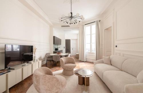 Chaussee-d'Antin Apartment | 3-bedroom Luxurious Family flat - Vendôme- with AC