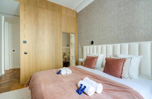 Chaussee-d'Antin Apartment | 3-bedroom Luxurious Family flat - Vendôme- with AC
