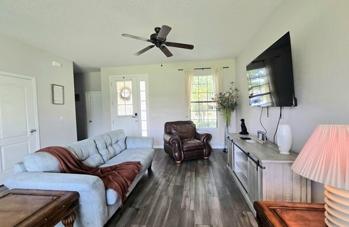 Haines City House | 3-bedroom townhome in tranquil Poinciana with fitness room, AC