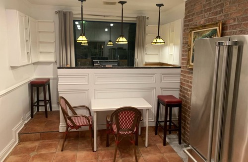 Downtown Pittsburgh House | 3-bedroom townhouse w/AC Downtown walk to PICKLESBURGH -Cultural Dist/Stadiums