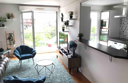 Saint-Denis Apartment | 3 bedrooms + Safe parking in Paris-Stade de France, FELLINI