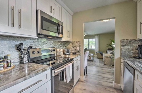 Indian Beach Sapphire Shores Apartment | 3 Blocks to the Coast! Cozy Sarasota Retreat