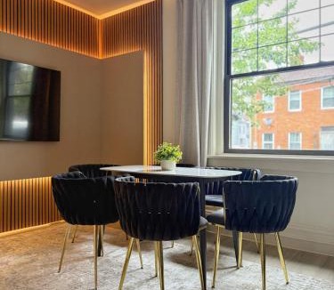 East Allegheny Apartment | 3 KING BedsnFree parking Exactly Where You Belong