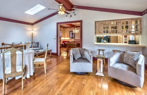 Butler House | 3 King Suites Private Baths Speakeasy Walk to Downtown Pet Friendly