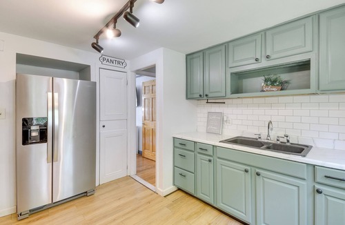 Eastside House | 3 Mi to Dtwn Syracuse: Home w/Fenced Yard!
