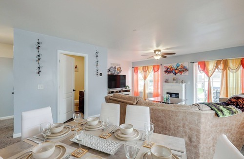 Dover House | 3 Mi to Dtwn: Townhome w/Deck in Dover