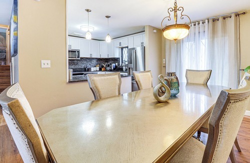 Pleasant Hills House | 3 Mi to South Park: Quiet Pittsburgh Area Getaway